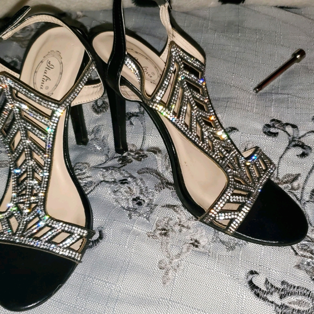 Like New Super adorable HIGH HEELS